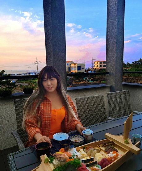 Yuggie TV heiße freie fotos