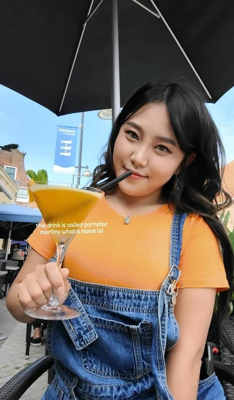 Yuggie TV xxx nacktheit fotos