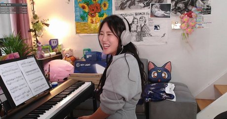 Yuggie TV heiße nackten galerie