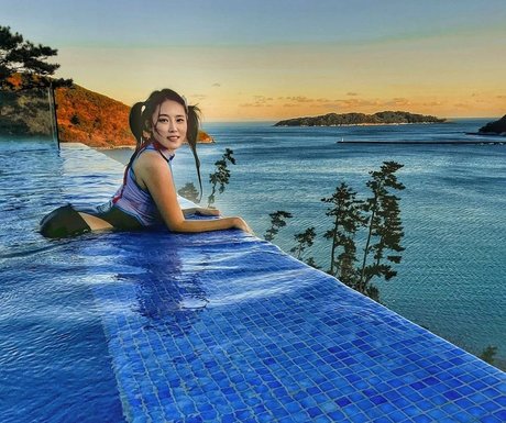 Yuggie TV porno sexy galerie