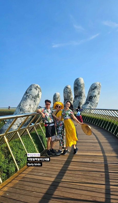 Yuggie TV nacktheit erwachsene foto