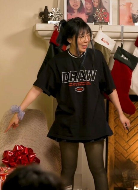 LilyPichu porno nackte galerie