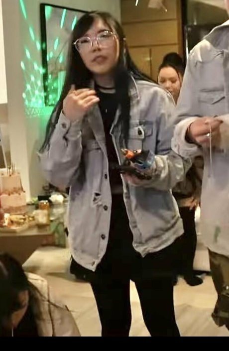 LilyPichu sexy porno fotos