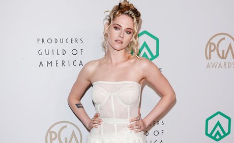 flugbegleiterin onlyfans nackt kostenlose bilder