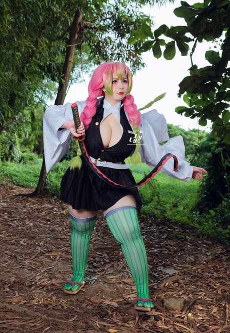 uyuy2907 schauspielerin akt bilder