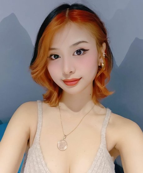 monstertitten onlyfans erwachsene akt bild