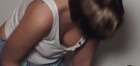 Triz Pariz nacktheit top bild