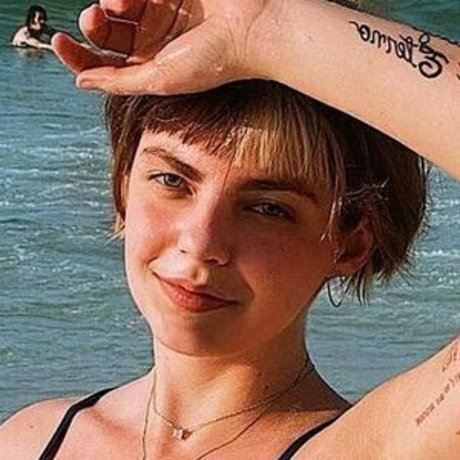 Triz Pariz freie erwachsene fotos