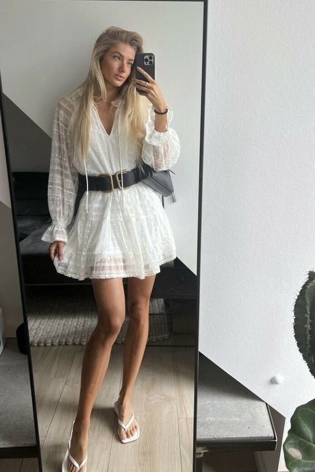 Alica Schmidt sexy porno foto