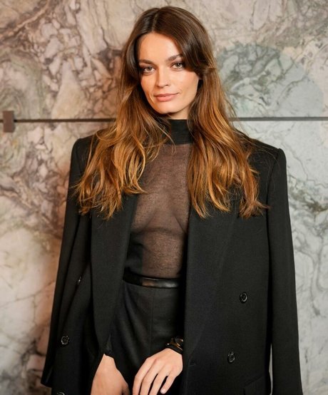 Emma Mackey beste erwachsene foto