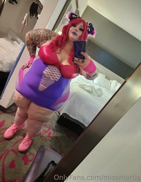 missmortis model nacktheit bilder