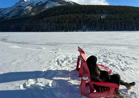 mila james hübsche akt fotos