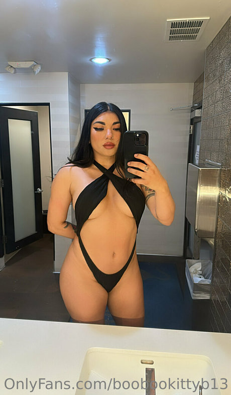 Boobookittyb13 exklusive kunst foto