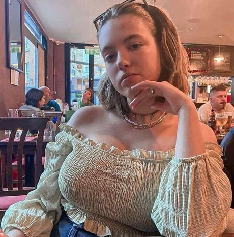 Allie Sherlock hübsche nackten bild