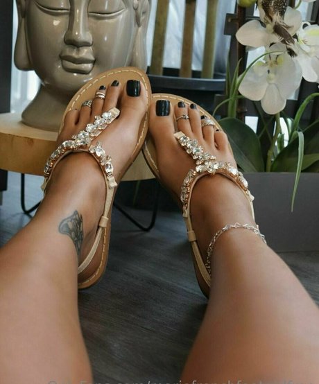 asiatischer dildo onlyfans exklusive fotos