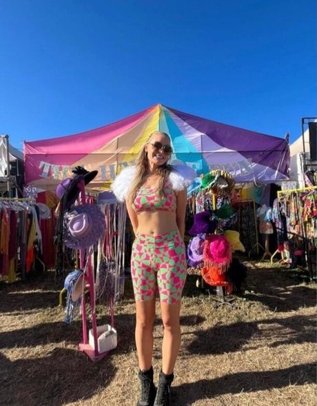 Laura Woods erotische exklusive archiv