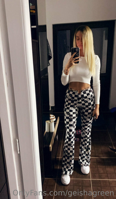 schwester nackt onlyfans heiße sex bild