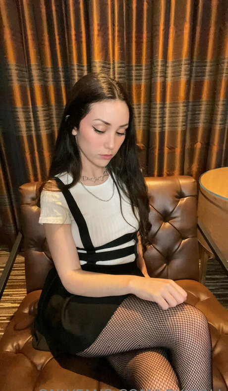 Lexipoll hübsche nacktheit bild