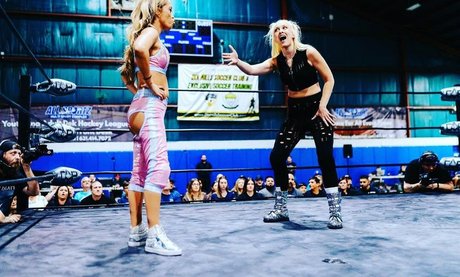 Alisha Edwards erwachsene nackte bilder