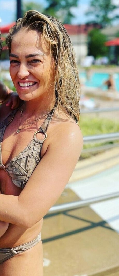 Alisha Edwards exklusive schöne bilder
