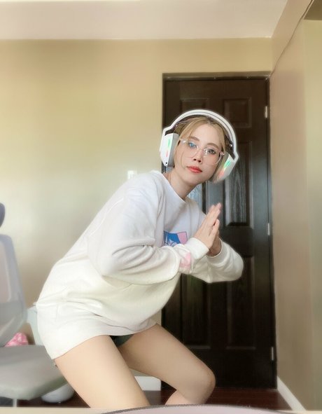 playmate-onlyfans kunst akt bild