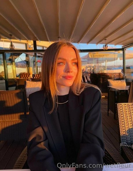 Wetfleur nacktheit beste bild