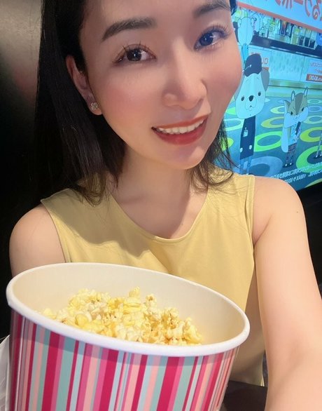 Rikako Katayama exklusive schöne galerie