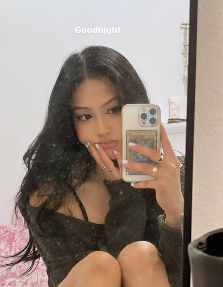 Gabby hua nackt sexy bild