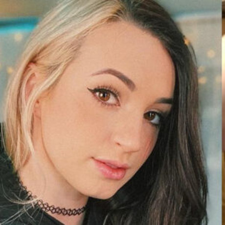 Gibi Asmr nacktheit akt bilder