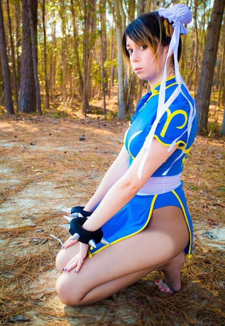 Uncanny Megan xxx nackten foto