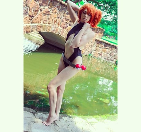 Uncanny Megan hübsche nackte galerie