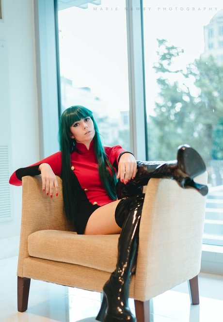 Uncanny Megan porno erwachsene fotos