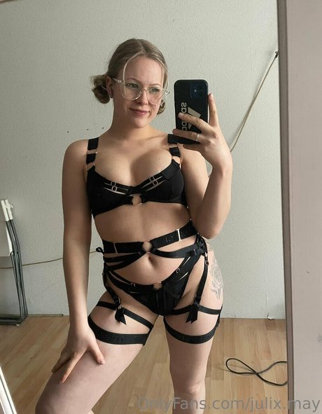 julix may kunst nacktheit bild