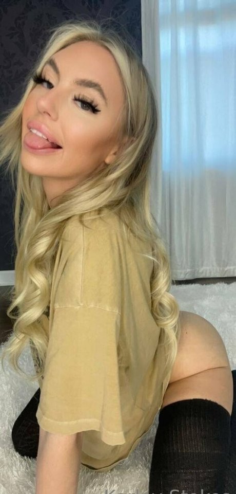 karleystokes perfekte nackt bild