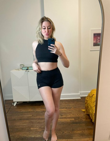 stellamuse model nackte galerien