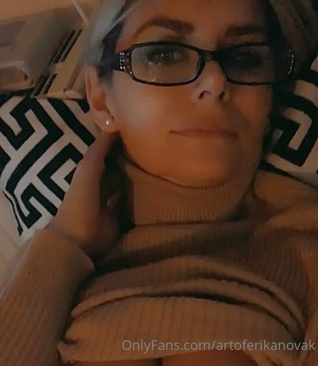 BadEry xxx porno bild