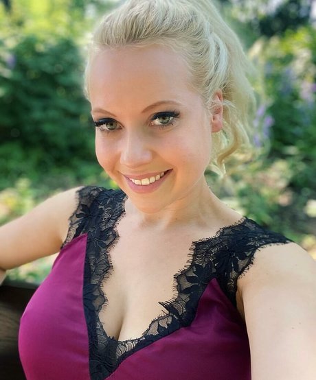 Steffi Landerer erwachsene nackte bild