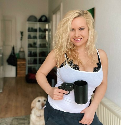 blonde große titten nur fans kunst hd archiv