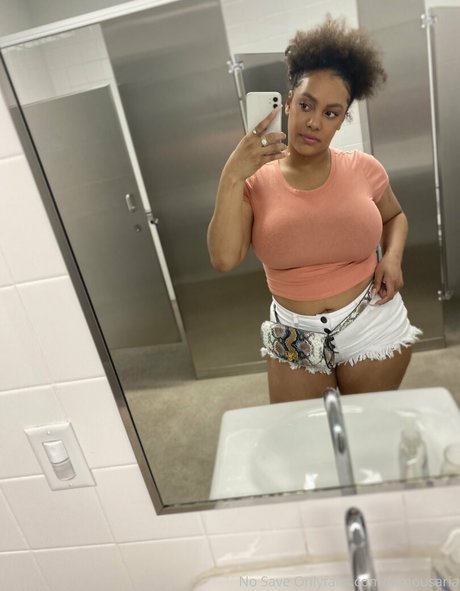 famousaria erotische schöne fotos