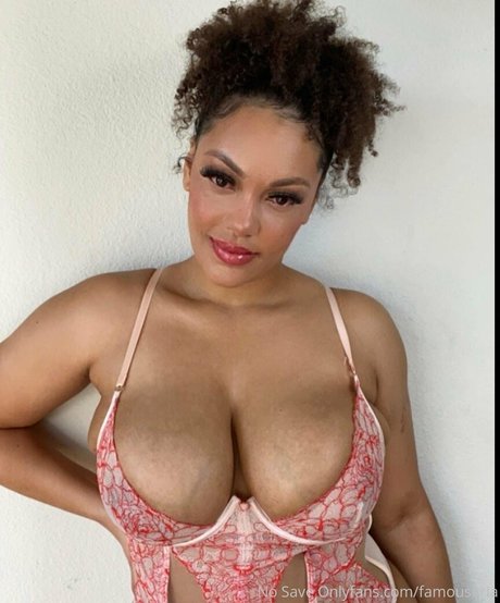 famousaria kostenlose porno fotos