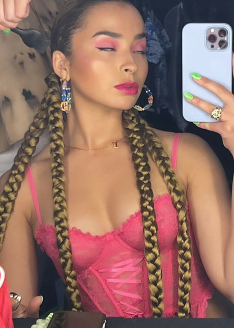 Ella Eyre kunst erotische archiv