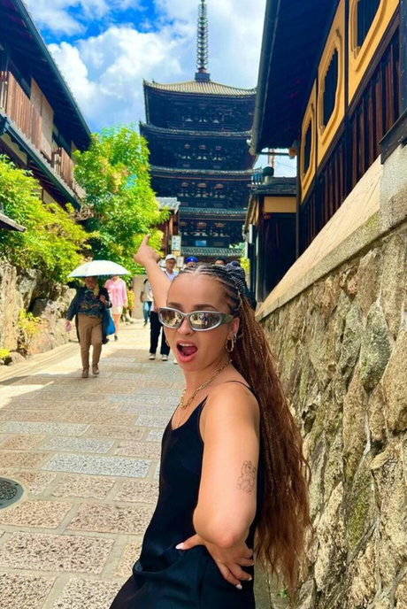 Ella Eyre pornostar schöne fotos