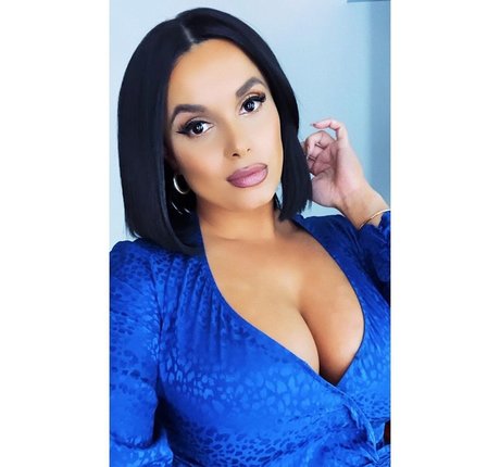 Joy Taylor erwachsene nette fotos