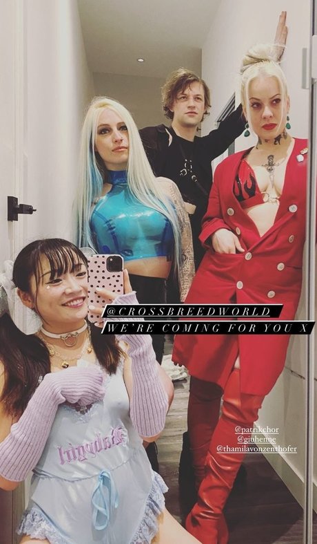 Giulia Henne erwachsene nackt bild