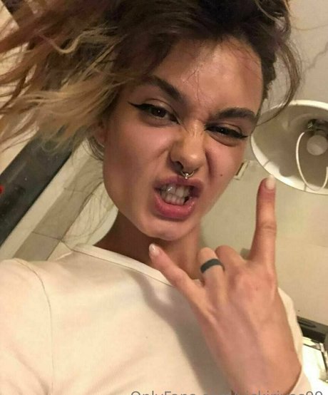 flugbegleiterin onlyfans erotische nackt galerie