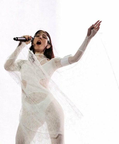 Caroline Polachek heiße sex galerie