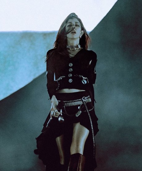 Caroline Polachek schöne hübsche galerie