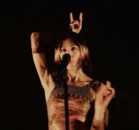 Caroline Polachek sexy nackten galerien