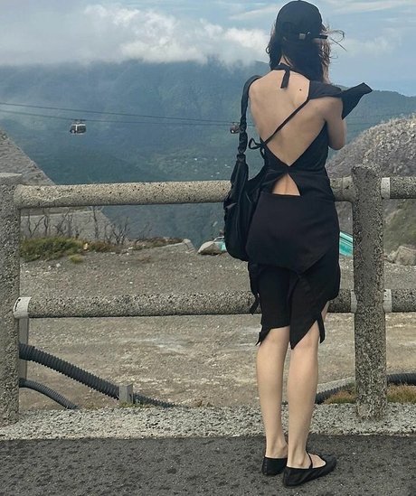 Caroline Polachek hübsche nackt fotos