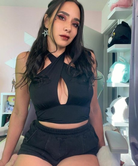 Milynn Sarley xxx pornostar galerien